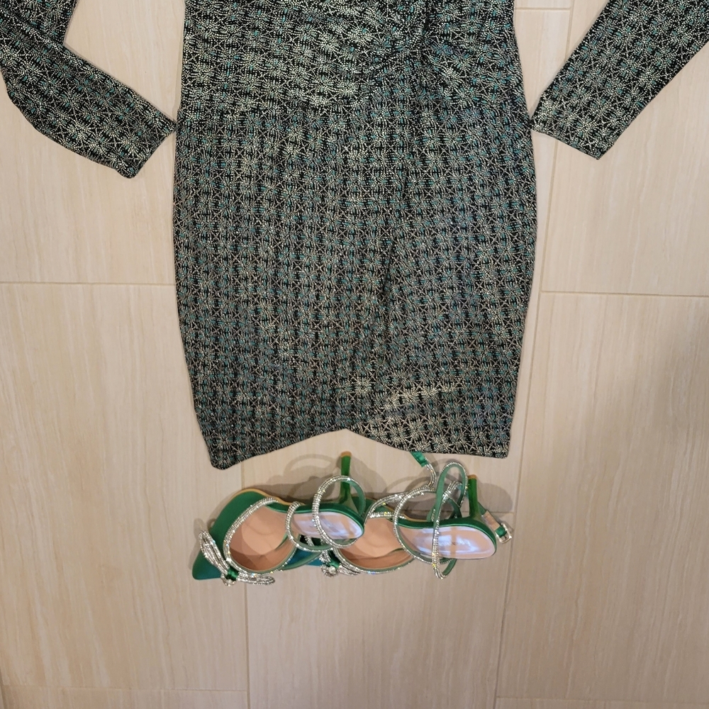 Guess - Picture 5 of 5